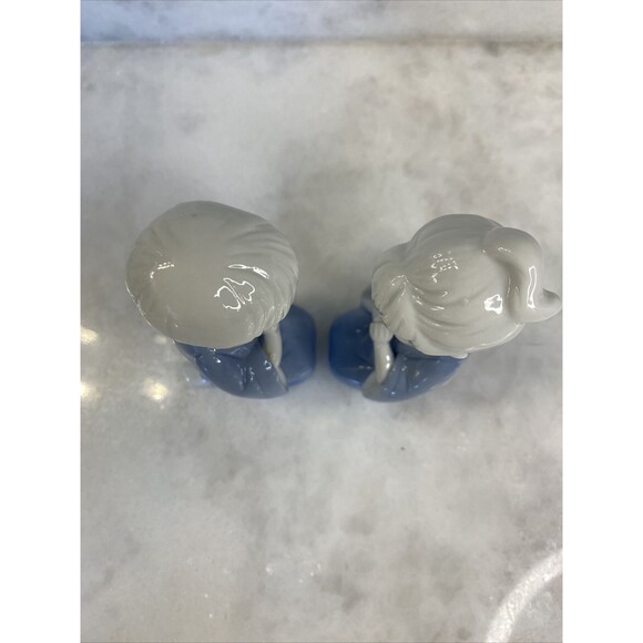 Vintage Pair Praying Children Boy Girl Blue White Porcelain Figurines - Picture 6 of 9